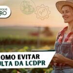 Multa por atraso na entrega do LCDPR - Imagem de produtora rural fazendo a entrega do Livro Caixa dentro do prazo