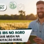 CBS e IBS no agronegócio - Imagem de agricultor com tablet calculando os novos impostos da fazenda com a reforma tributária